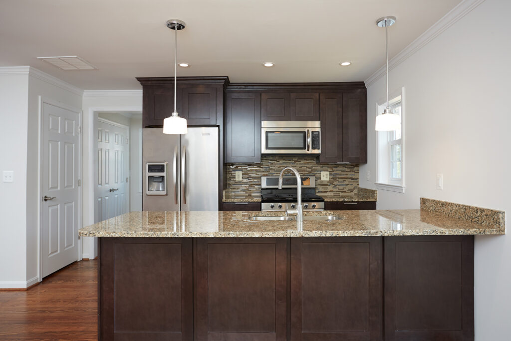 11 Leadbeater St Alexandria VA 22305 Kitchen 1