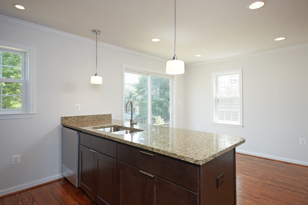 11 Leadbeater St Alexandria VA 22305 Kitchen 2