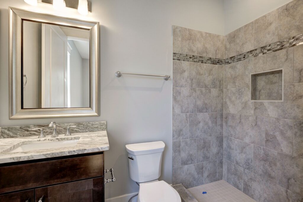 2108 Windsor Rd Alexandria VA 22307 Bathroom