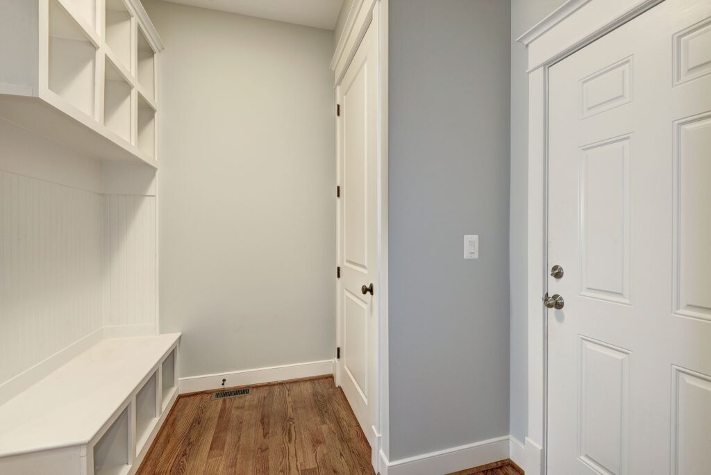 2108 Windsor Rd Alexandria VA 22307 Storage