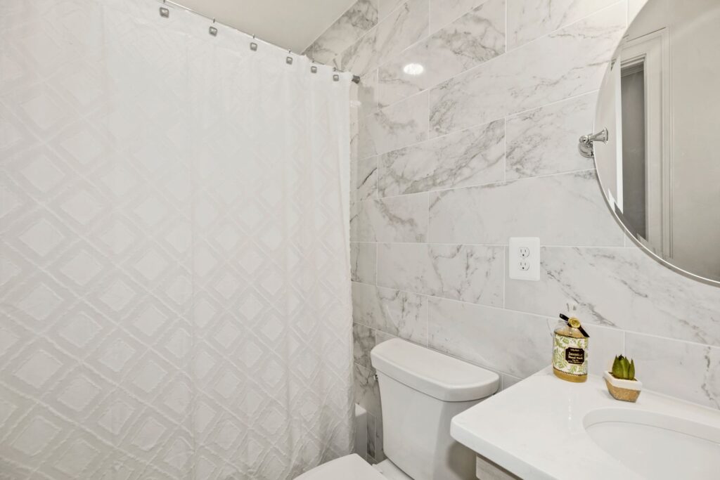 2762 N. Randolph Street Arlington VA Bathroom 2