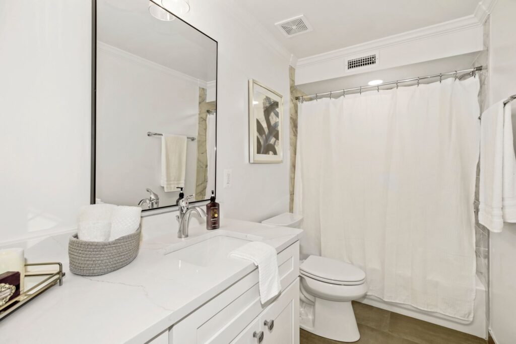 2762 N. Randolph Street Arlington VA Bathroom 5