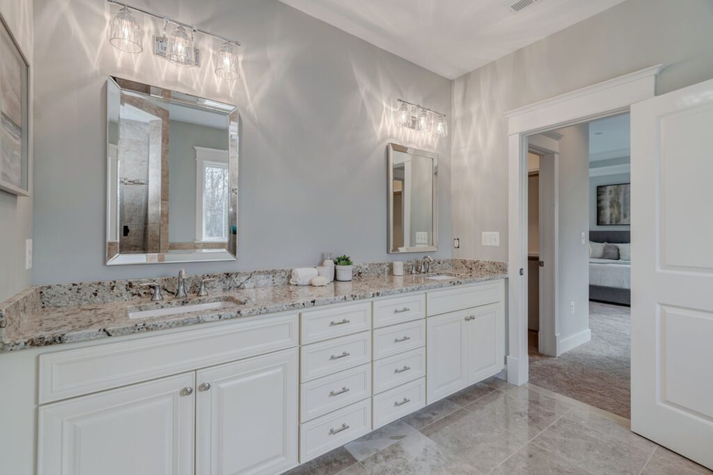 3529 Woodland Ln Alexandria VA 22309 Master Bathroom