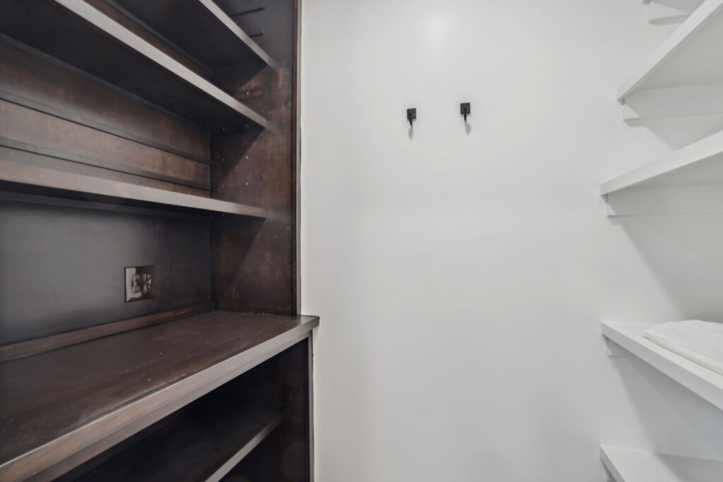 4129 Hunt Road - Closet