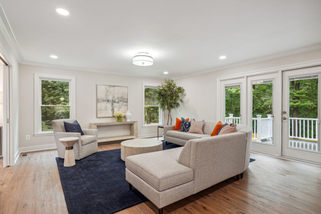 4129 Hunt Road - Family Room