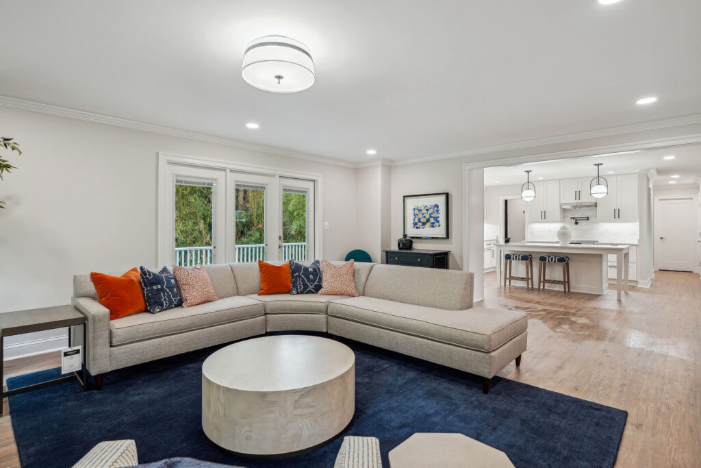 4129 Hunt Road - Living Room