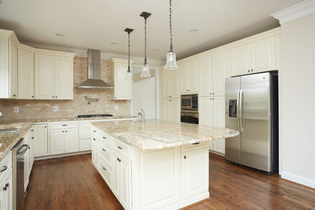 4309 Franconia Rd Alexandria VA 22310 Kitchen