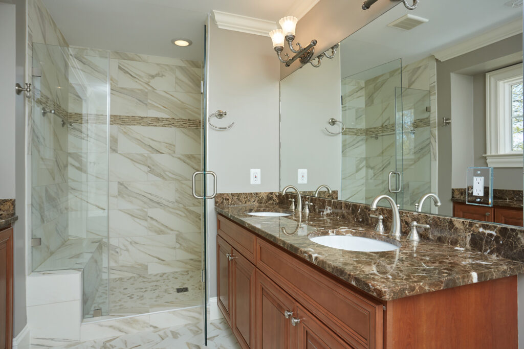 5710 25th St N Arlington VA 22207 Master Bathroom