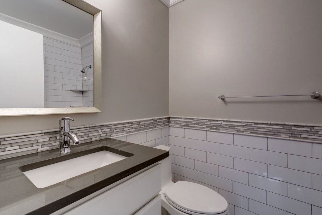 661 N Armistead St Alexandria VA 22312 Bathroom 1