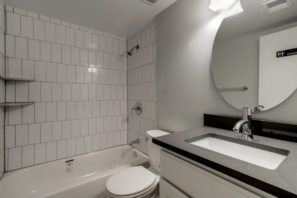 661 N Armistead St Alexandria VA 22312 Bathroom