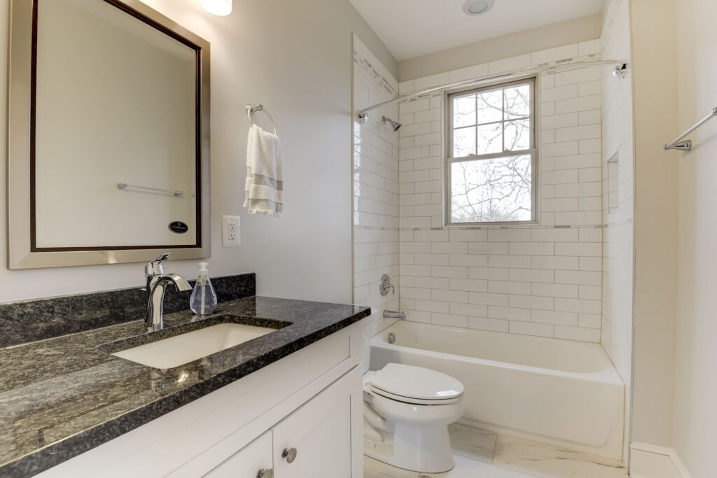 6712 31st St N Arlington VA 22213 Bathroom