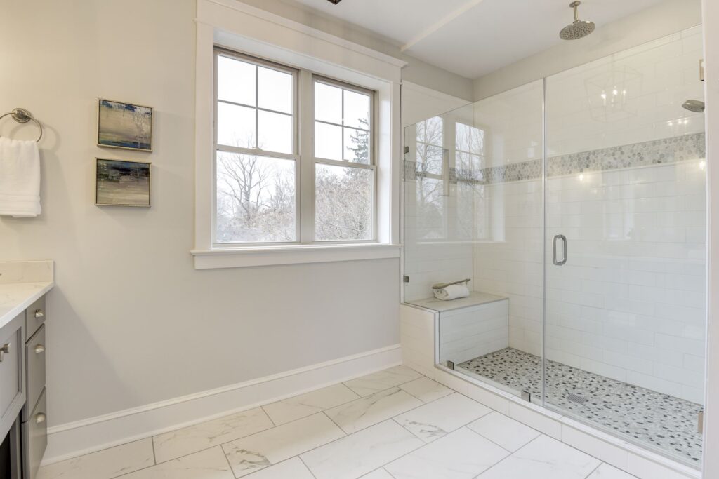 6712 31st St N Arlington VA 22213 Master Bathroom