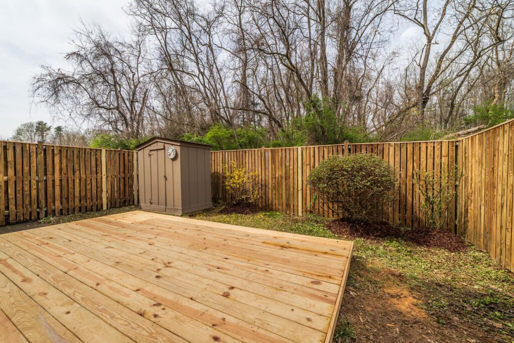 8314 Highcliffe CT Annadale 22003 Back Deck 2