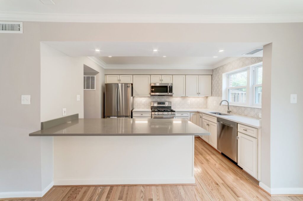 8314 Highcliffe CT Annadale 22003 Kitchen 3