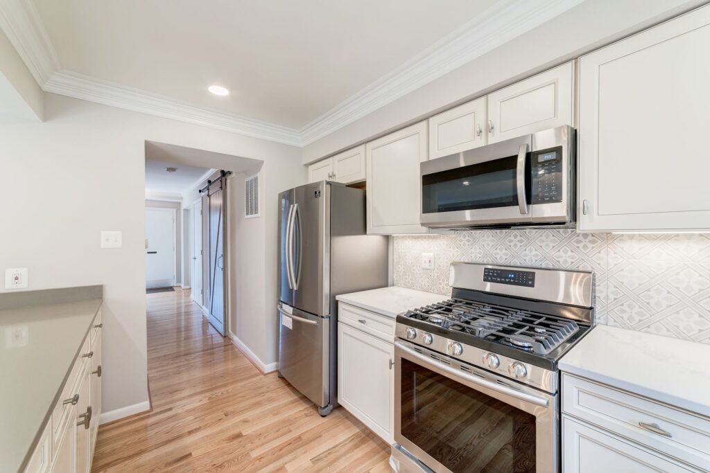 8314 Highcliffe CT Annadale 22003 Kitchen 4