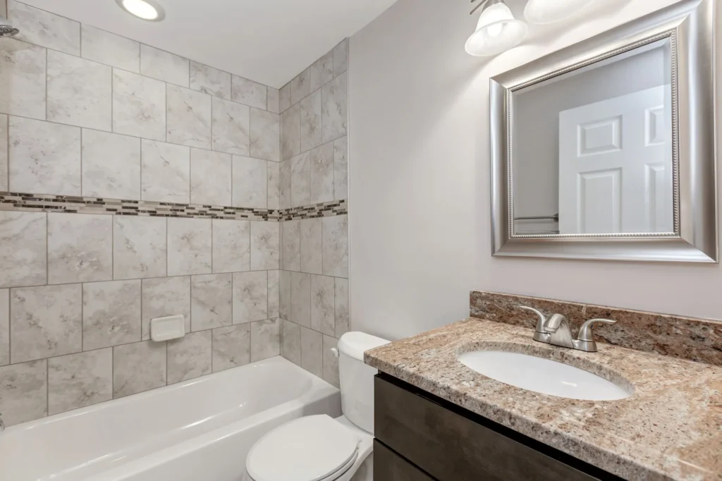 1000 Edison St S - Bathroom 2