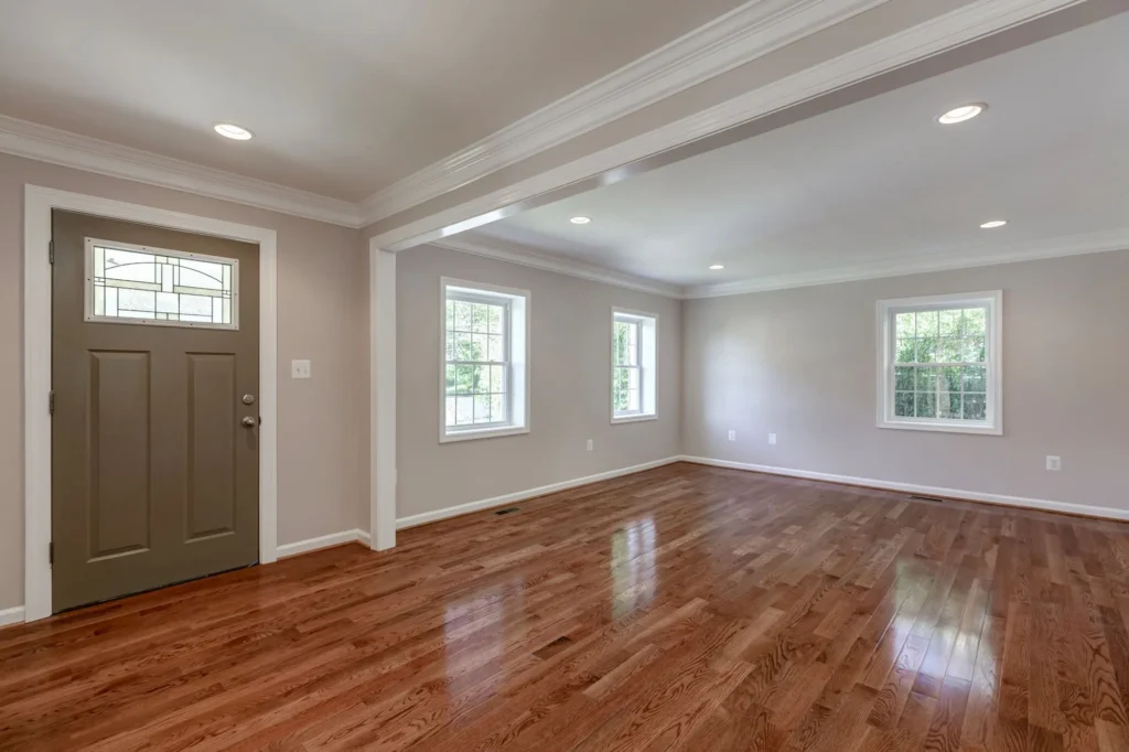 1000 Edison St S - Foyer