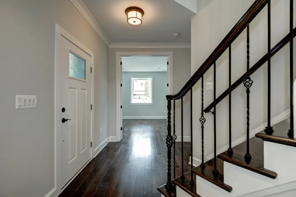 3100 Wilson Avenue - Foyer
