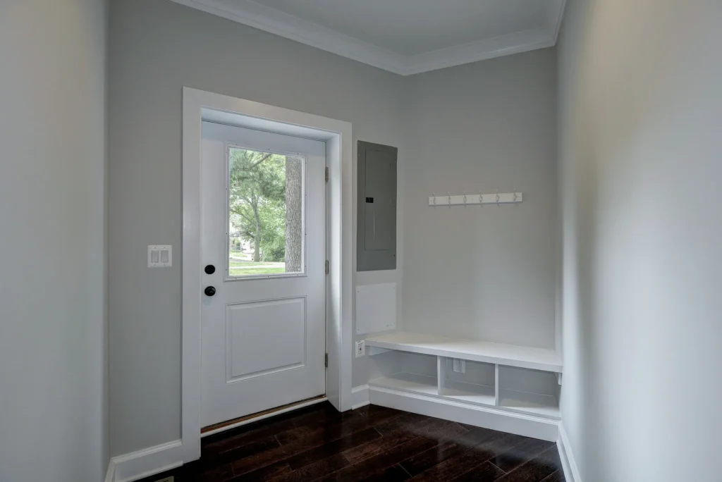 3100 Wilson Avenue - Foyer 3