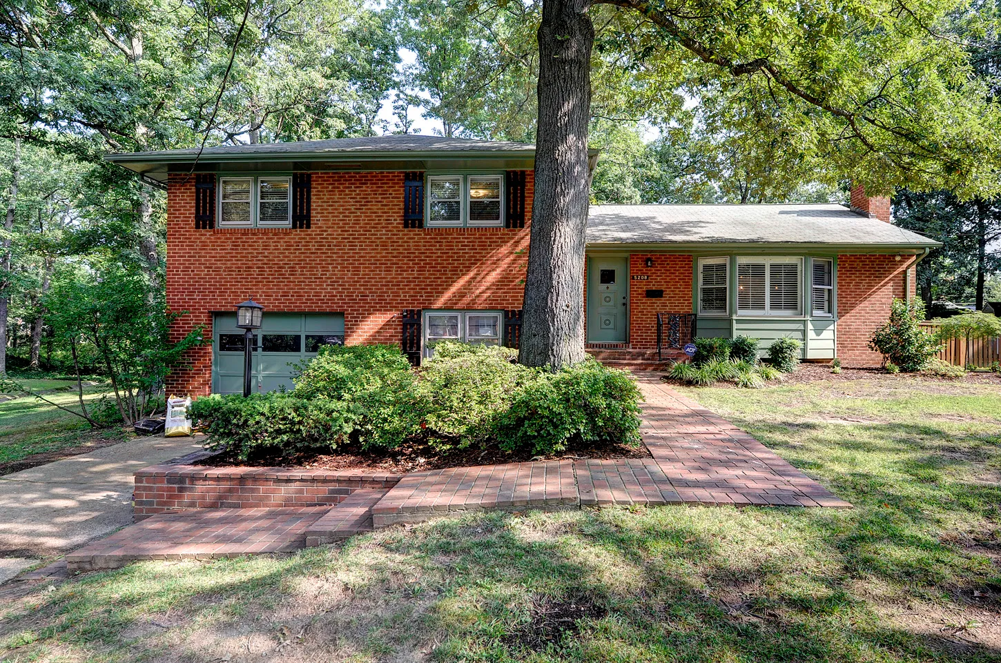 5208 Ninian Avenue - Front Exterior