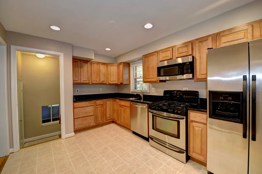 5208 Ninian Avenue - Kitchen