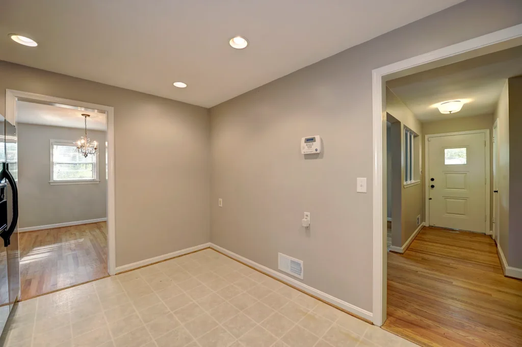5208 Ninian Avenue - Laundry Room