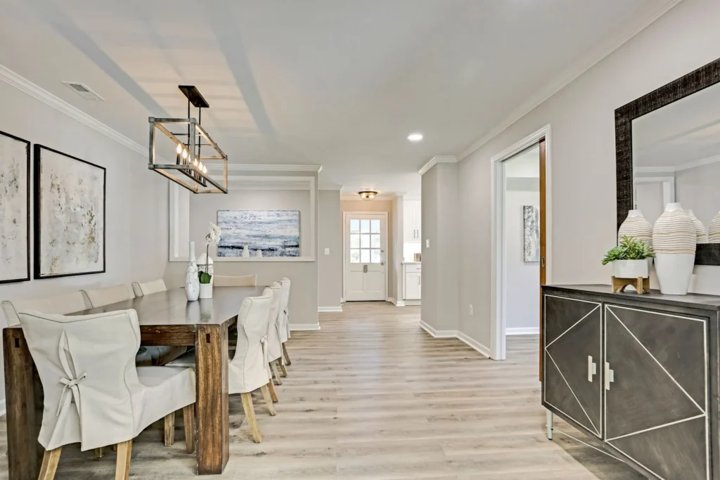 6409 Joyce Road - Foyer 2
