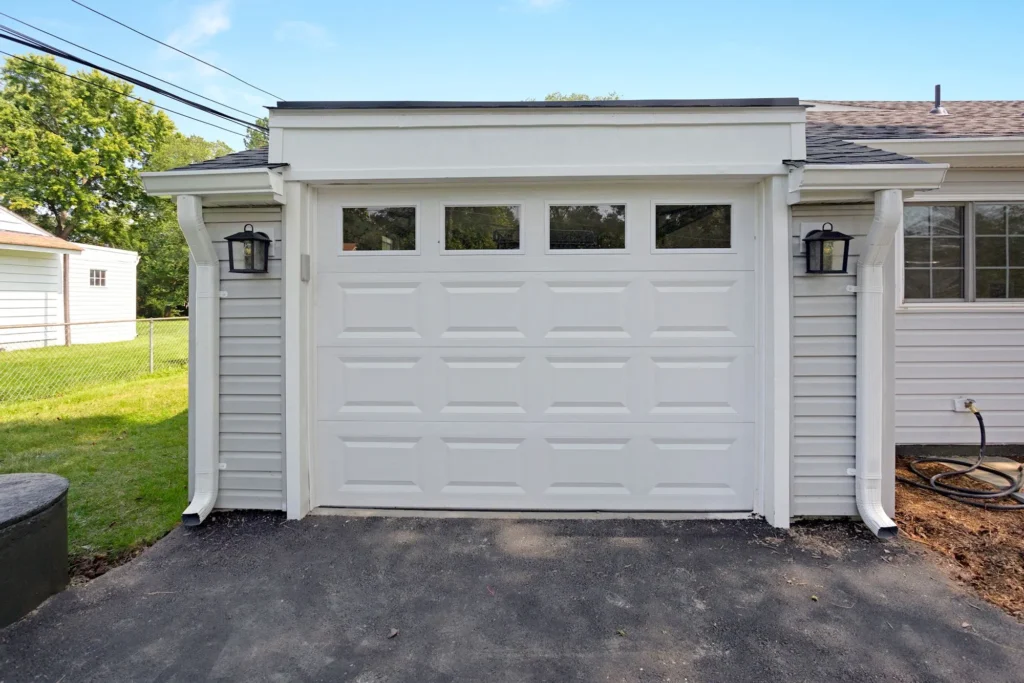 6409 Joyce Road - Garage