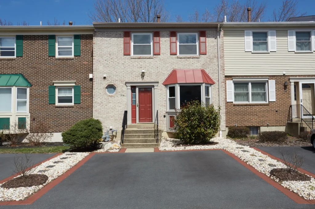 7114 Captains Cove Court
