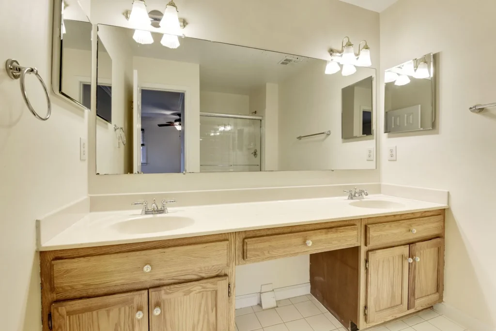 7159 Lake Cove Dr - Bathroom 2