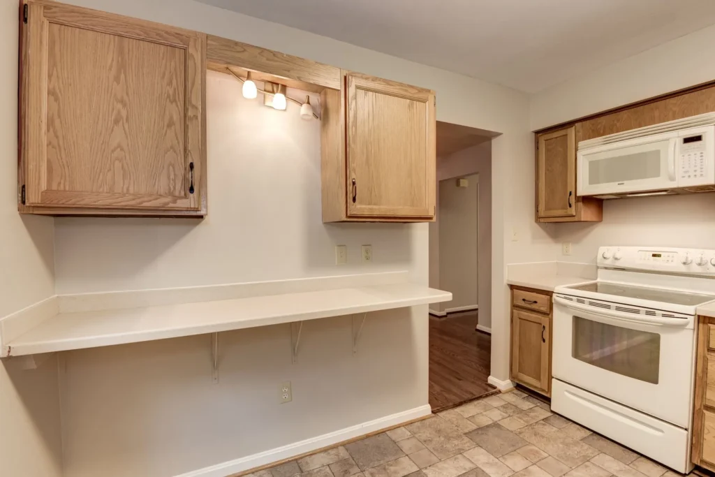 7159 Lake Cove Dr - Kitchen 2