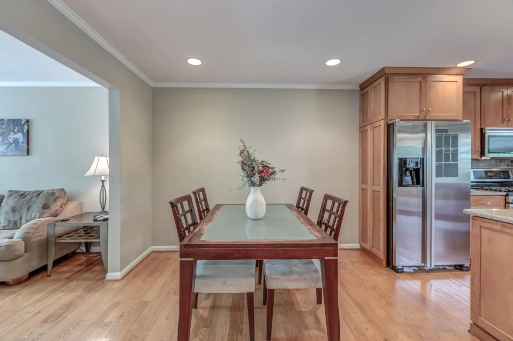 7182 Lake Cove Dr - Dining Room 2