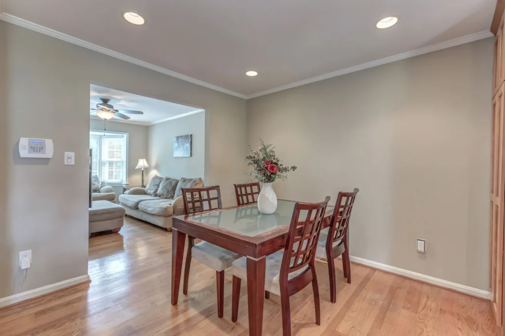 7182 Lake Cove Dr - Dining Room 3