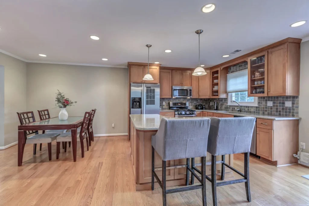 7182 Lake Cove Dr - Kitchen 2