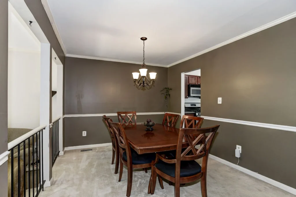 7201 Lake Cove Dr - Dining Room 3
