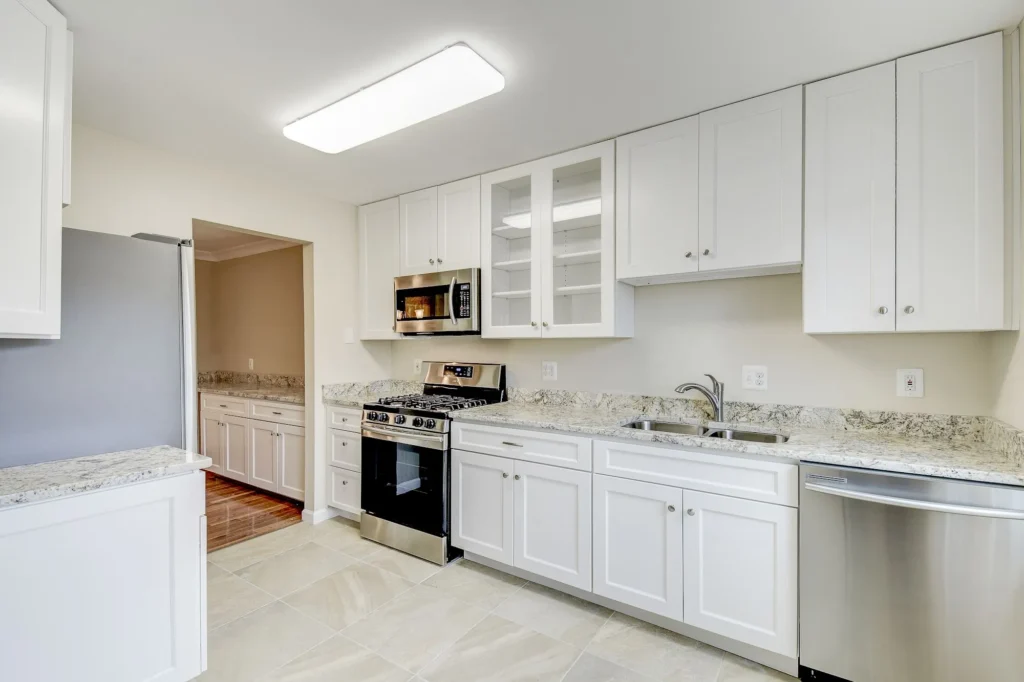 7201 Lake Cove Dr - Kitchen 2