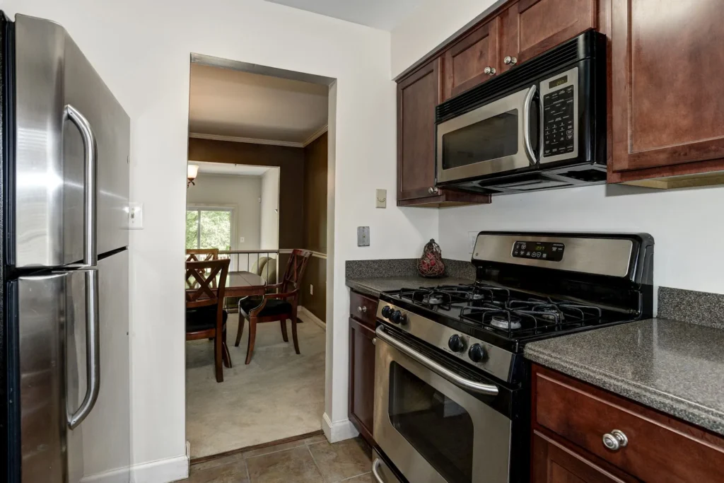 7201 Lake Cove Dr - Kitchen 3
