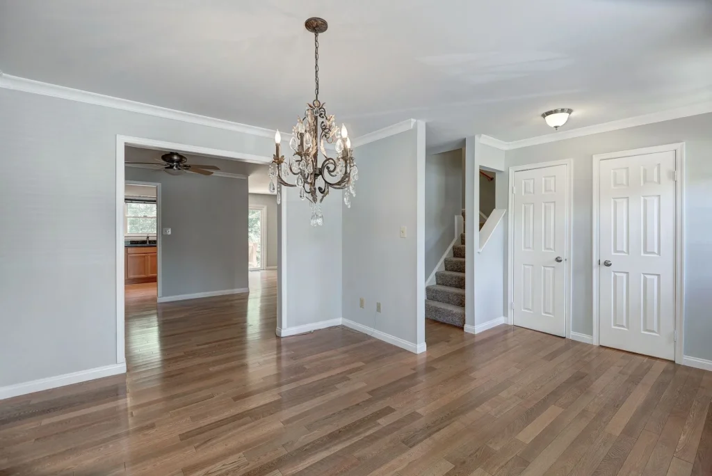 7203 Lake Cove Drive - Foyer