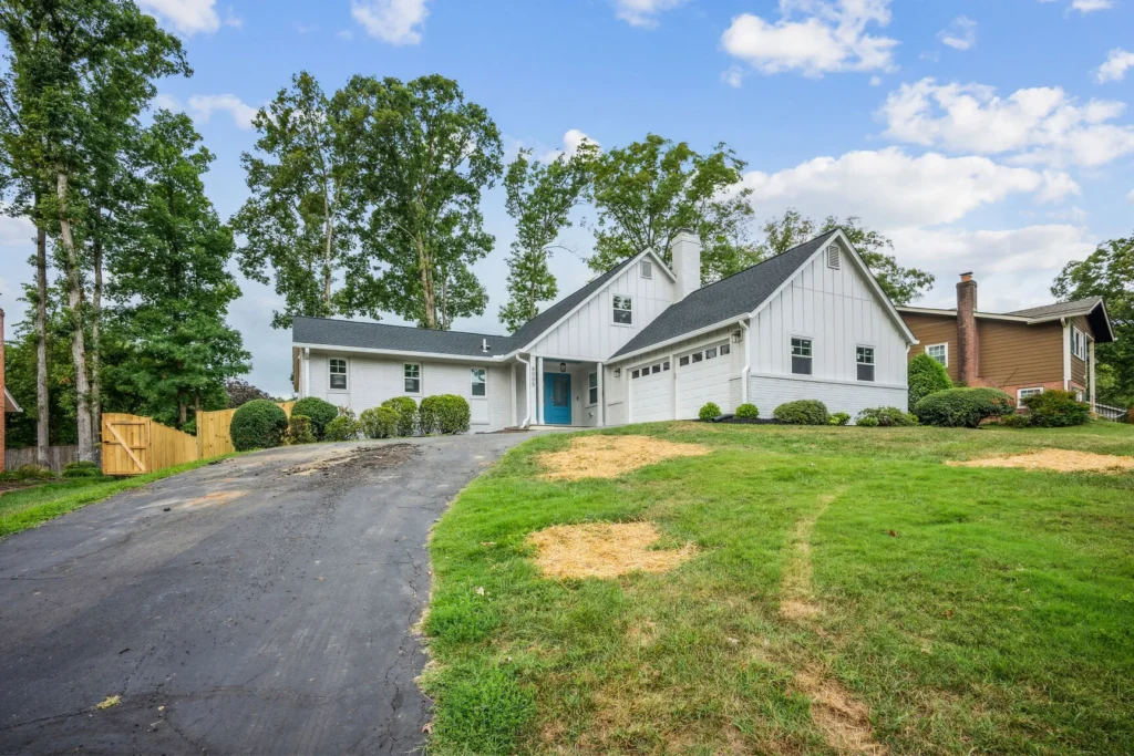 8005 Carrleigh Pkwy - Front Exterior 2