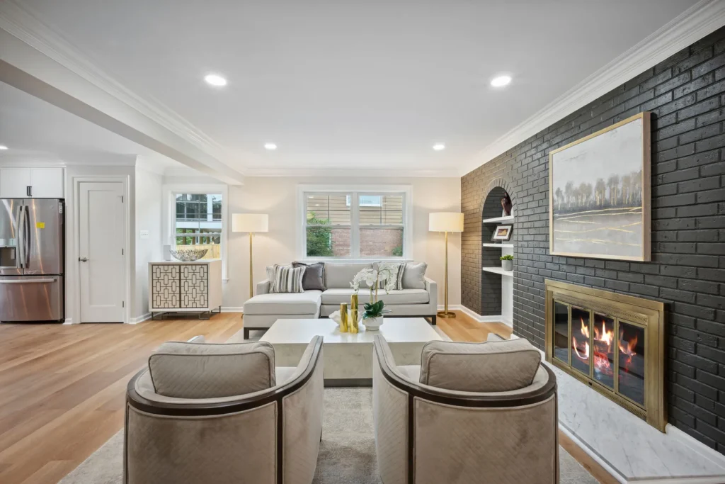8005 Carrleigh Pkwy - Living Room 2