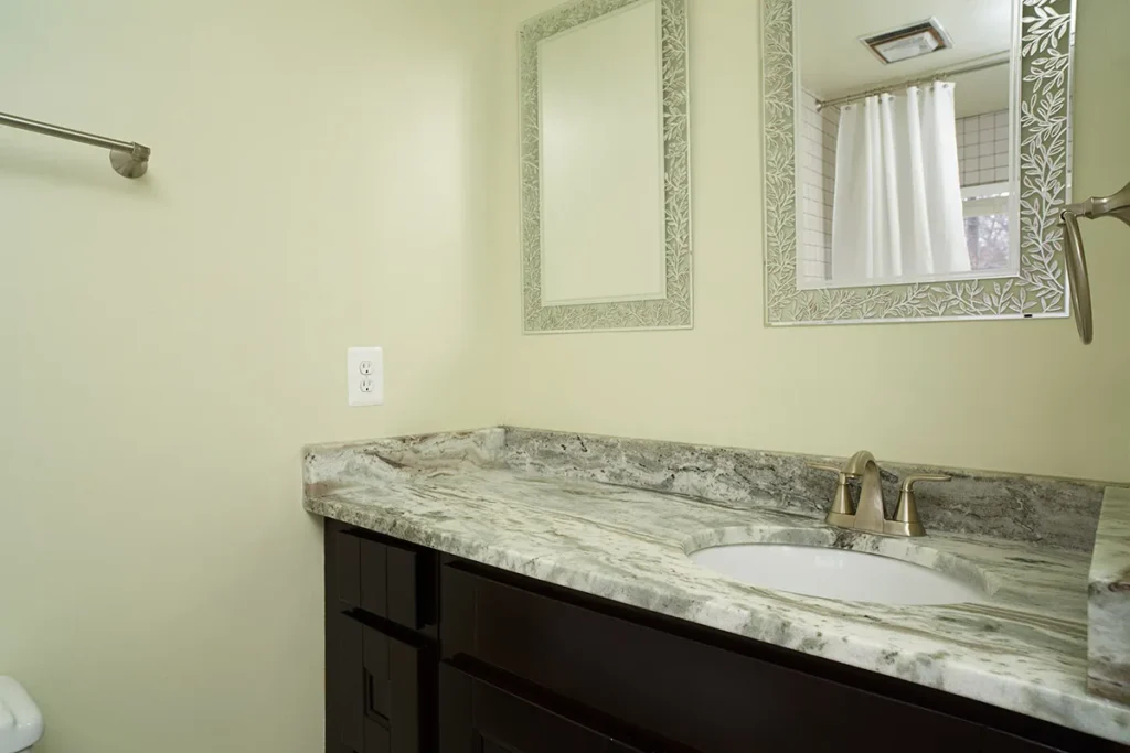 8715 Sheridan Farms Ct - Bathroom 3