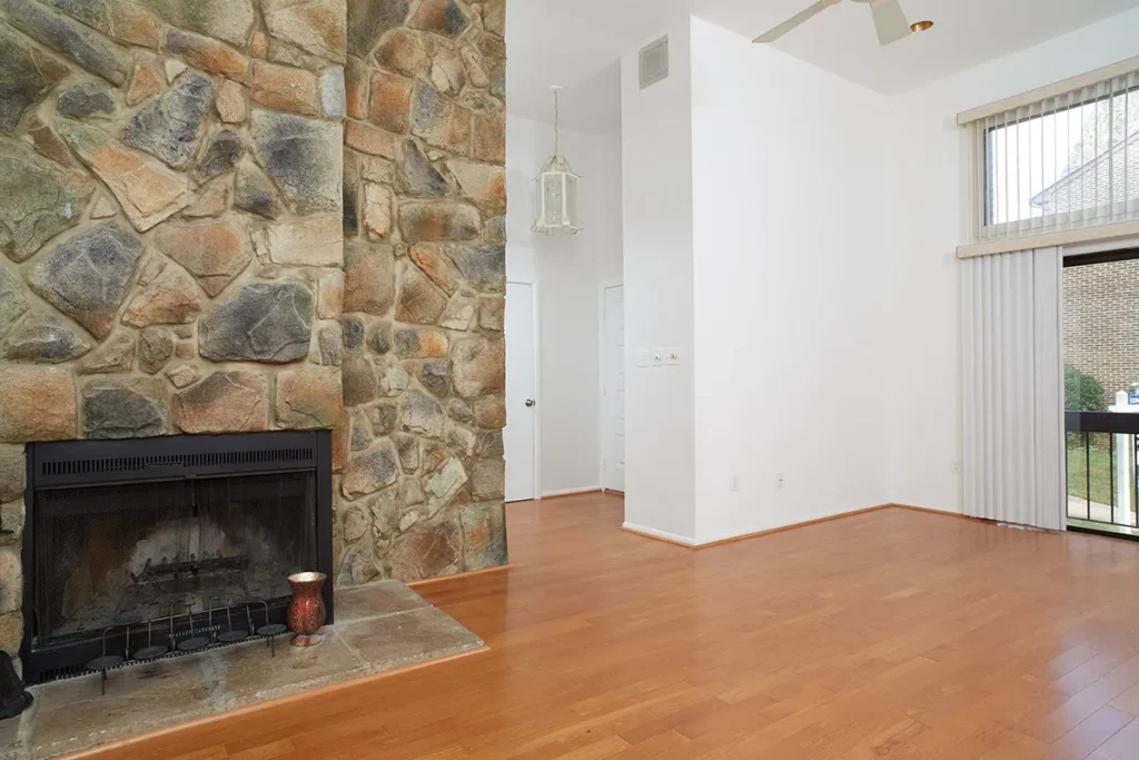 8715 Sheridan Farms Ct - Living Room