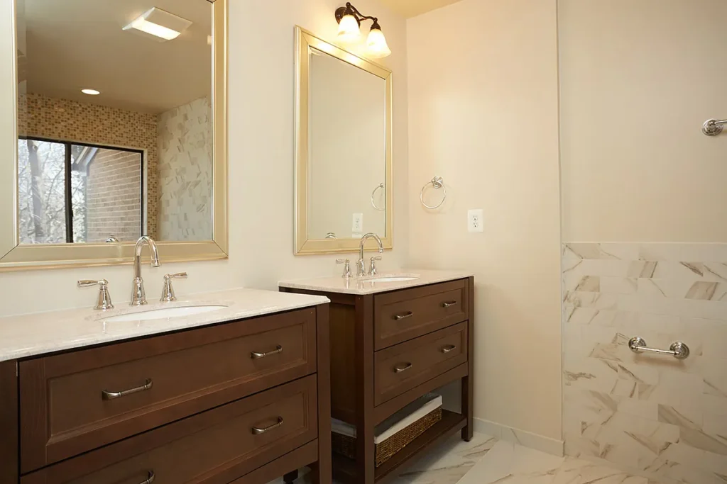 8735 Sheridan Farms Court - Primary Bathroom