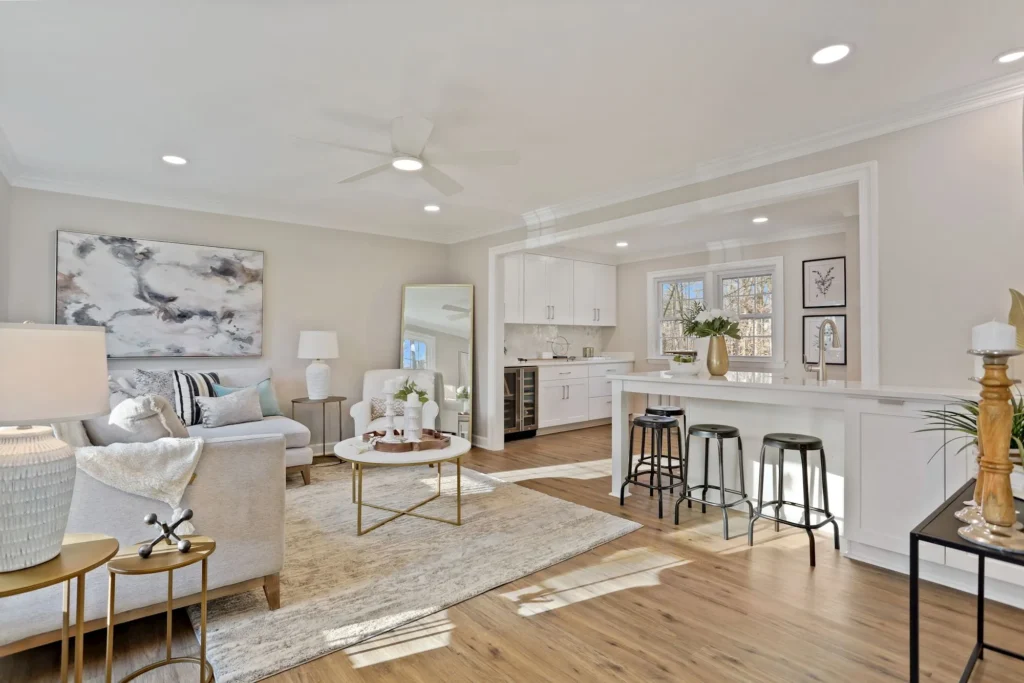 9006 Brook Ford Rd - Living Room