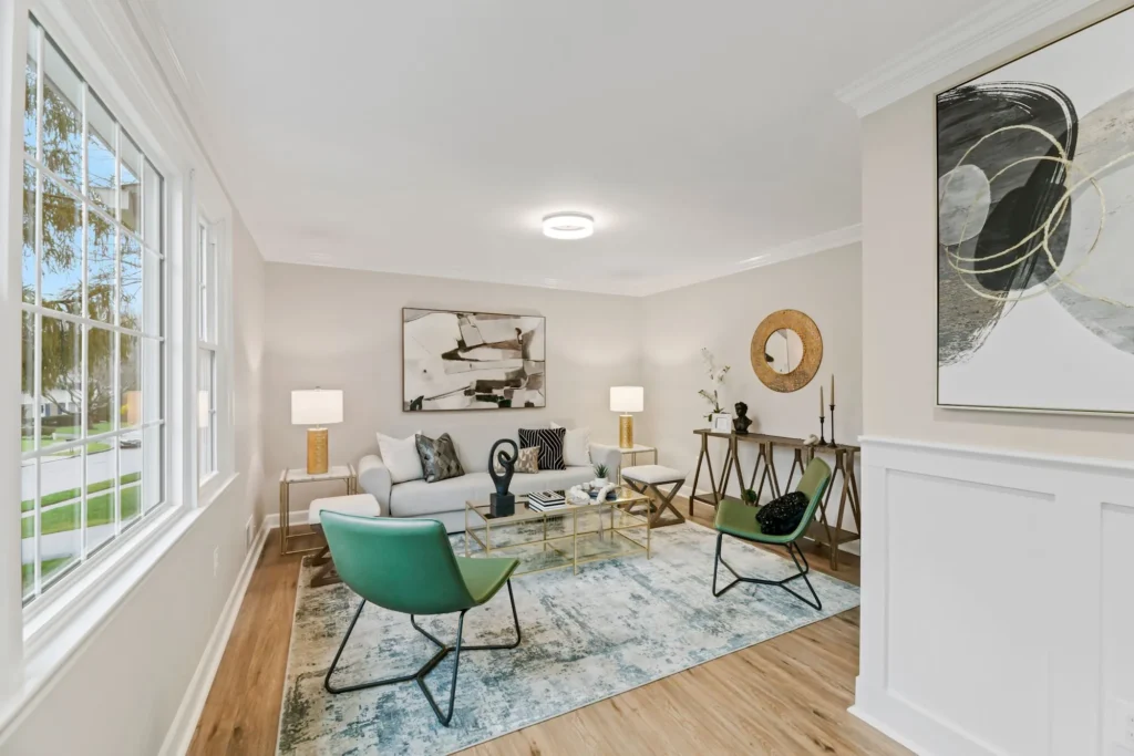 9208 Cutting Horse Ct - Living Room