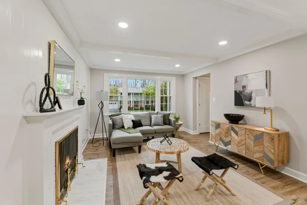 9208 Cutting Horse Ct - Living Room 3